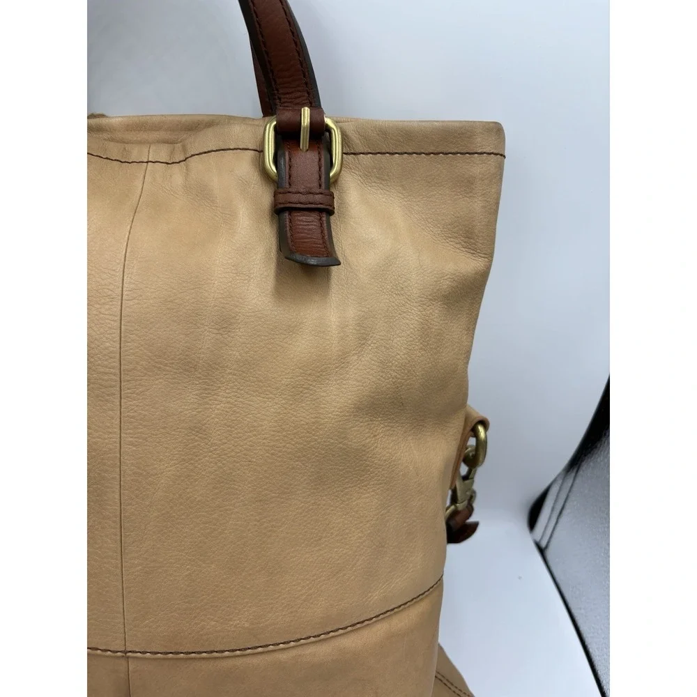Fossil Explorer‎ Fold-Over Leather Crossbody Messenger Shoulder Bag Tote Tan